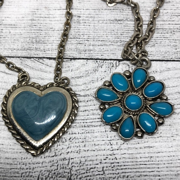 Bundle lot 2 flower and heart necklaces romantic statement - Picture 3 of 4